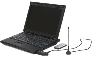 A laptop with RTL-SDR support from Communications Toolbox.